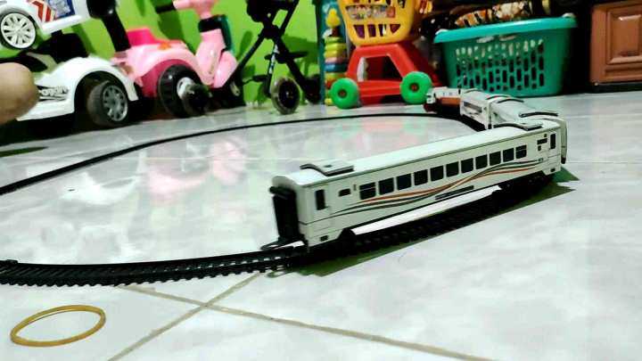 Rangkaian Mainan Miniatur Kereta Api Indonesia Murah Kayu Cc