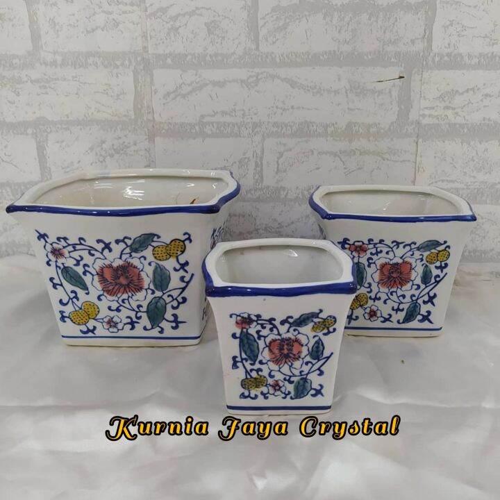 Pot Keramik Biru Putih Kotak Model Warna Set 3 Pot Keramik Warna Set 3