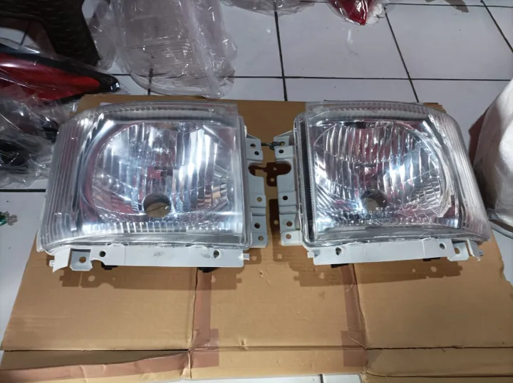 Lampu Depan Headlamp Isuzu Elf Giga Nmr 71 Lazada Indonesia