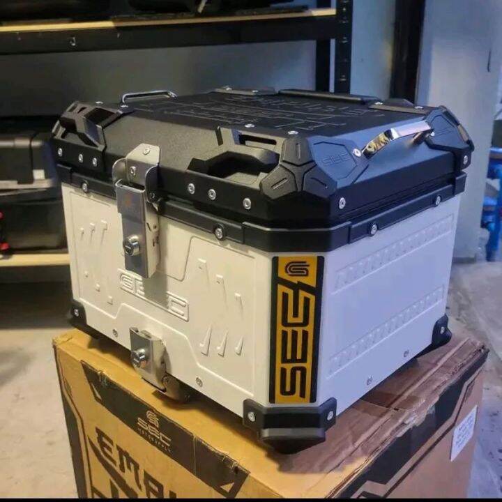 Brand New SEC SAMURAI 45 LITERS ALLOY TOP BOX WITH FREE BACK REST