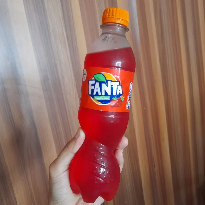 Fanta Botol Plastik Ml Minuman Soda Berkarbonasi Bergas Segar Rasa