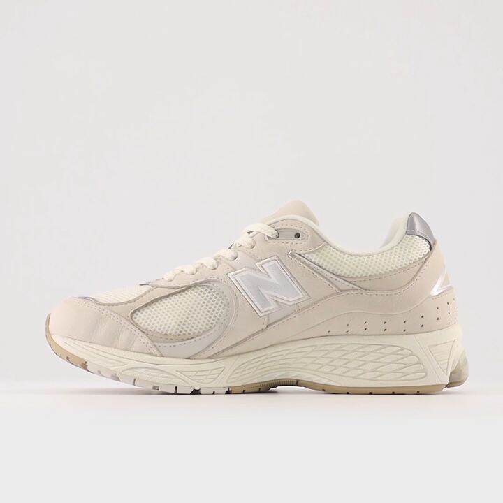 New Balance รองเทาผาใบผชาย 2002R Linen Fog Sea Salt Timberwolf