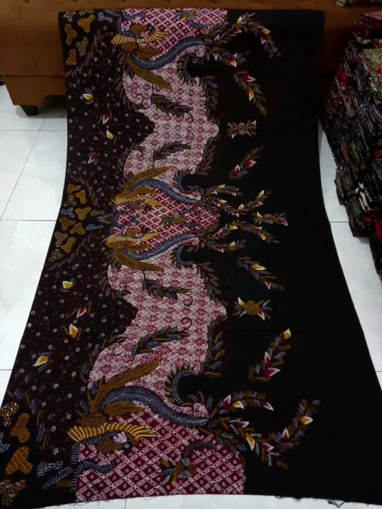 Kain Batik Tulis Khas Madura Motif Kontemporer Kombinasi Warna Merah