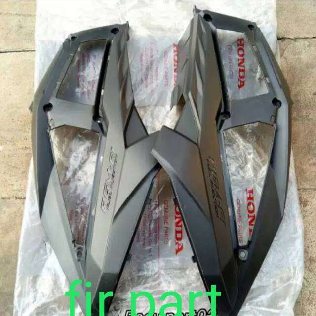 Cover Sambungan Body Belakang Atau Cover Step Kanan Kiri Honda Beat Fi