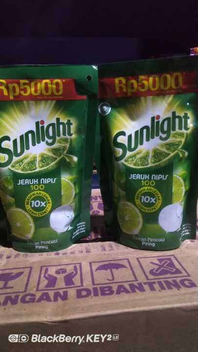 Paket 2 Pouch Sunlight 210 Ml Sabun Cuci Piring Kemasan 5000