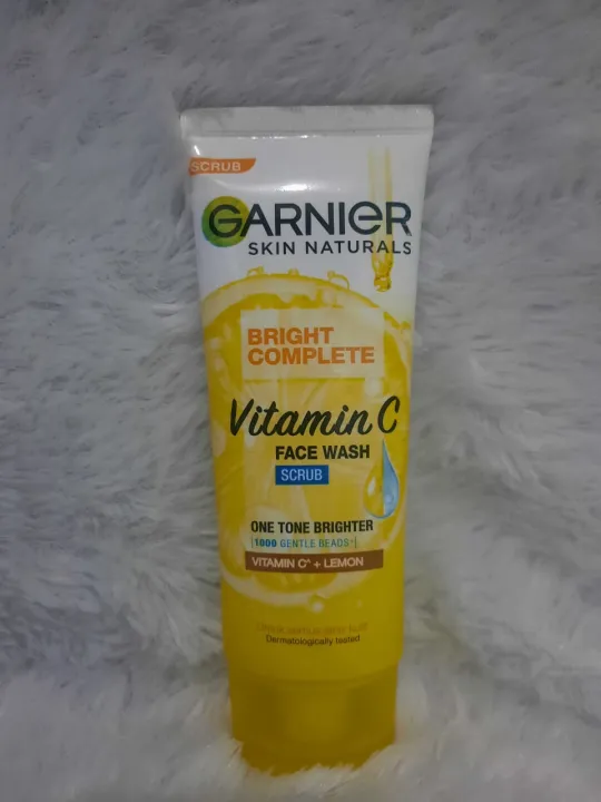 Garnier Bright Complete Vitamin C Face Wash Scrub 100 ML Garnier