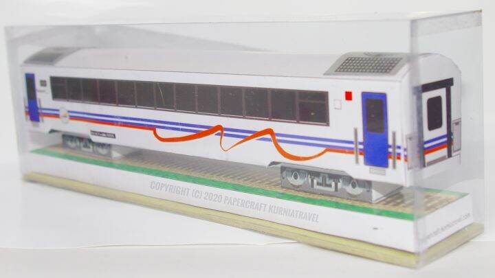 Papercraft Kereta Eksekutif Livery Pecut Dengan Kaca Hitam Skala