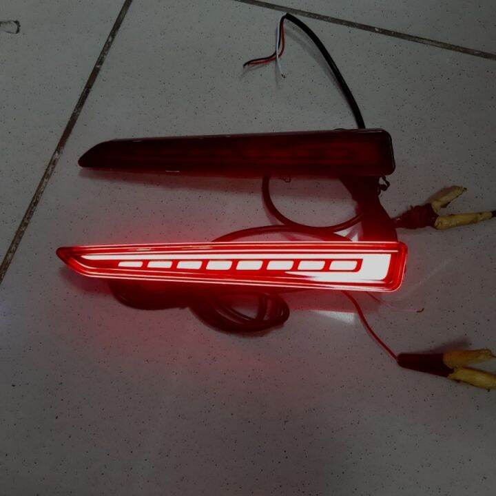 Lampu Reflektor Cahaya Mata Kucing Bumper Belakang Mobil Rear Bemper