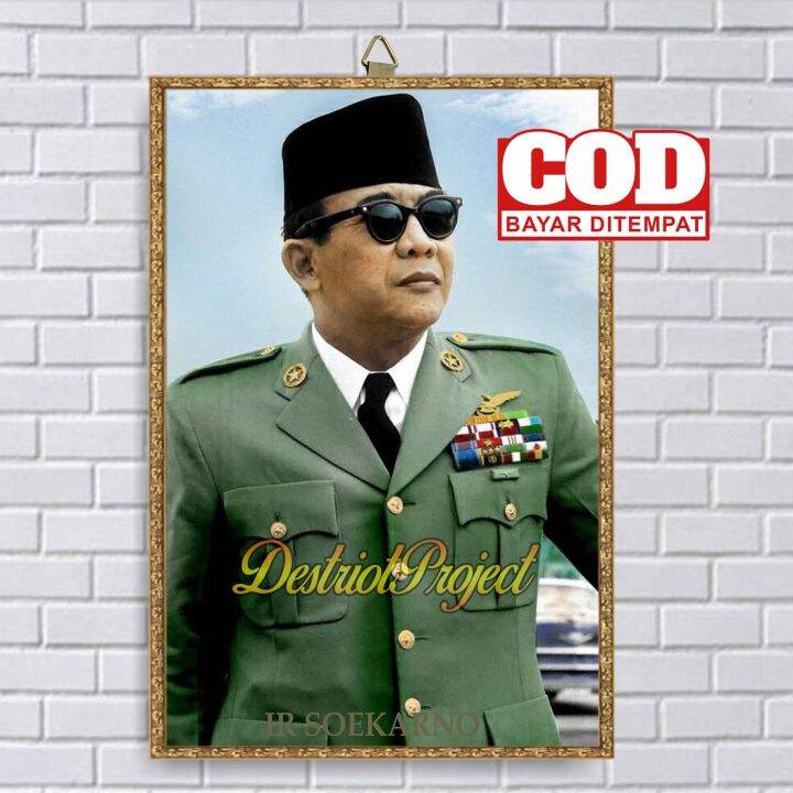 Poster Kayu Soekarno Foto Bingkai Presiden Ir Sukarno Wall Decor