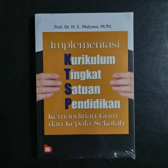 Buku Implementasi Kurikulum Tingkat Satuan Pendidikan Kemandirian Guru