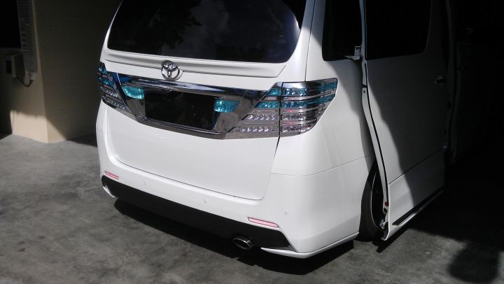 Toyota Alphard Vellfire AH20 AH 20 ANH20 ANH 20 Rear Spoiler With