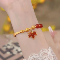 【j8tQ
】สร้อยข้อมือสุดหรูไฟใบเมเปิลสีแดงสำหรับผู้หญิงสร้อยข้อมืออาเกตธรรมชาติตามกระแสแบบใหม่