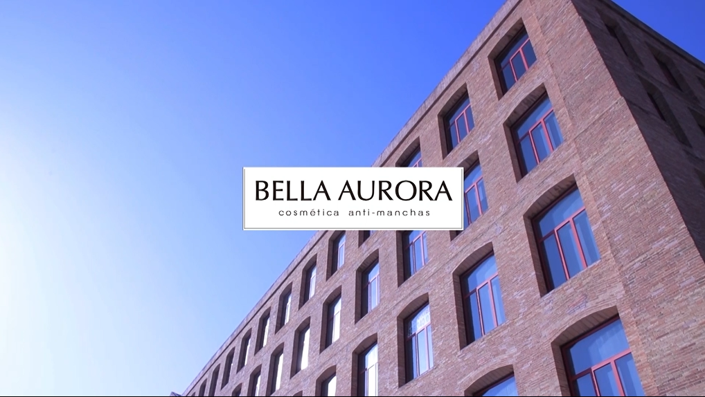 Bella Aurora - BELLA AURORA - Splendor Crema Reafirmante Cuello y Escote 50ml, Hidratante para Mujer Anti-Edad, Tratamiento Anti-Arrugas para la Cara Día y Noche