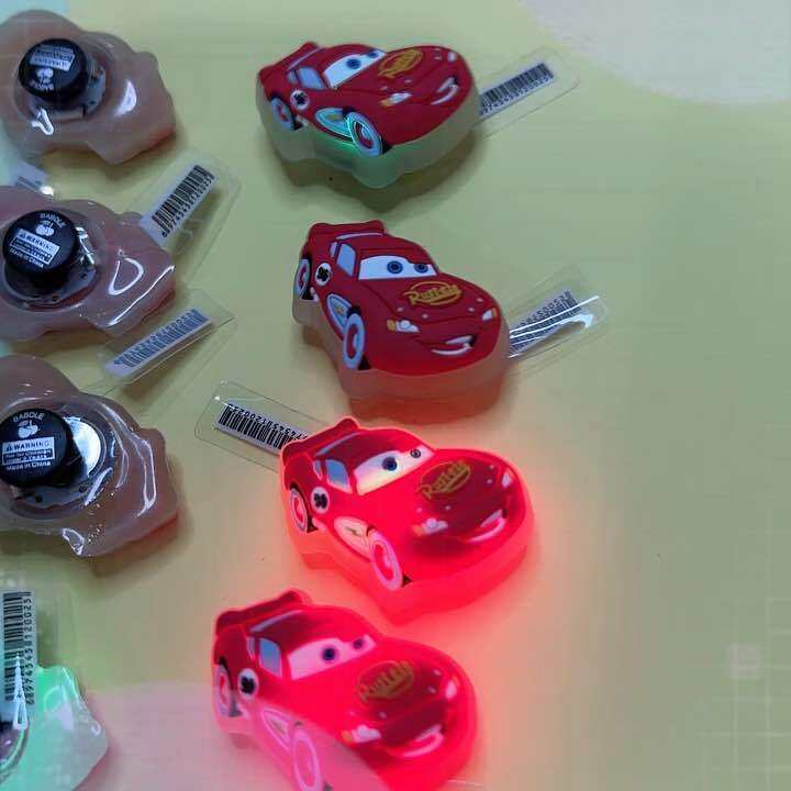 Jibbitz Led & Glow in the dark.มีไฟและเรืองแสงเวลากลางคืน Lazada.co.th