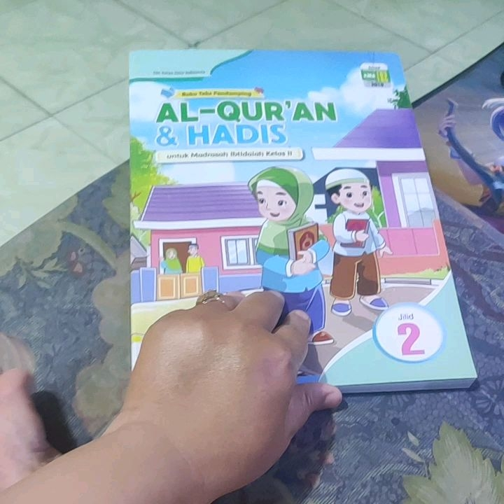 AL - QUR'AN & HADIS Untuk Madrasah Ibtidaiah Kelas II Jilid 2 Buku AL ...