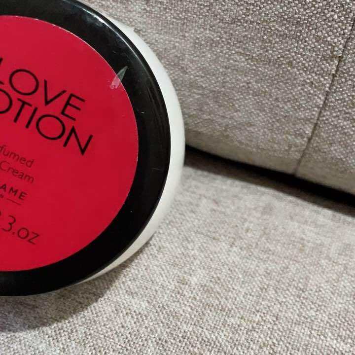 BODY CREAM LOVE POTION Lazada Indonesia