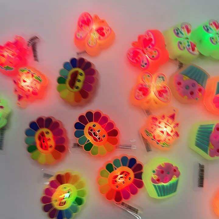 Jibbitz Led & Glow in the dark.มีไฟและเรืองแสง Lazada.co.th