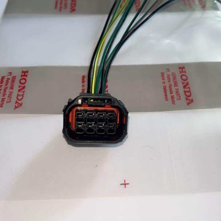 soket lampu depan headlamp HL pin 8 original part Honda fI new CB 150r