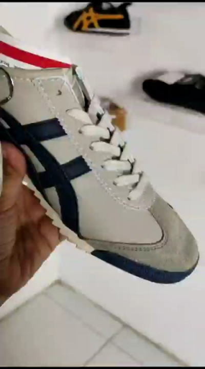 onitsuka tiger biru dongker