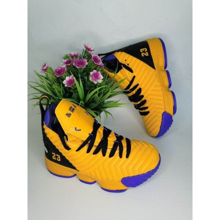 jarmes shoes