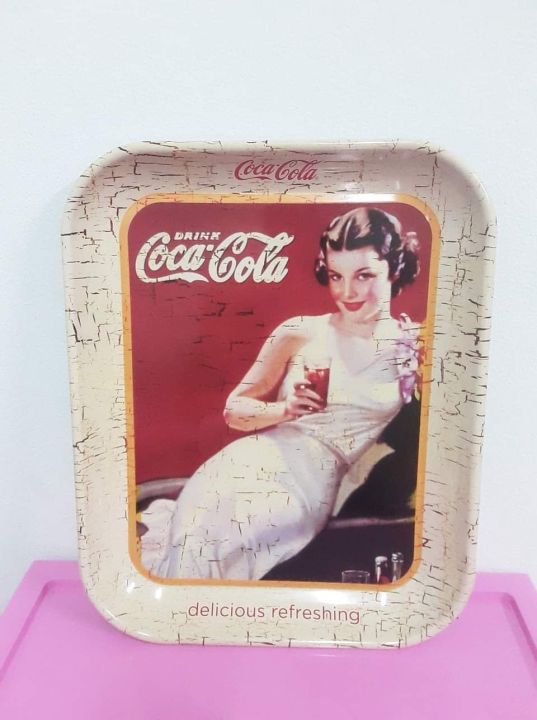 ถาดสังกะสีโค๊ก-ไซด์ใหญ่-ถาดโค๊ก-ถาด-coca-cola-สไตล์-vintage-ขนาดถาด-26-5-x-33-5-x-3-cm-สินค้าพรีเมี่ยม-ลิขสิทธิ์แท้