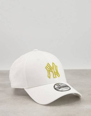 New Era 9forty Adjustable Cap (White-Gold)