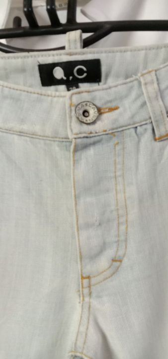 กางเกงยีนส์มือสองร้านพี่บียะลา-ขนาดรอบเอว-32-33ผ้าไม่ยืด-รายละเอียดเพิ่มเติมได้ที่สติ๊กเกอร์
