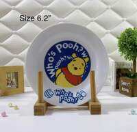 [พร้อมส่ง-004] Disney Pooh หมีพูห์ ของแท้ 100% จากญี่ปุ่น จานแบ่ง /จานขนม เนื้อเซรามิค เข้าไมโครเวฟได้ ขนาด กว้าง 6.2 นิ้ว