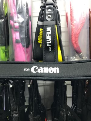 สายคล้องคอ Canonแบบนิ่ม Neoprene (สีดำ/ขาว)