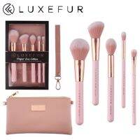 LUXEFUR Perfect Love Edition 5 pieces brush set  เซ็ตแปรงลุคซ์เฟอร์ 5 ชิ้น