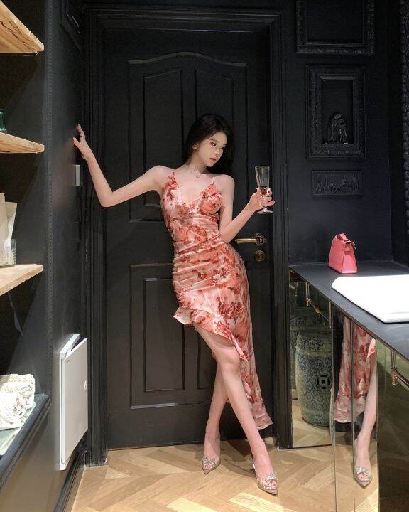 ชุดเดรสสายเดี่ยวหลังสวยเซ็กซี่พิมพ์ลายสวยหวานสำหรับงานปาร์ตี้กระโปรงชายระบายดูแพงสำหรับผู้หญิงเดรสยาวเข้ารูปสไตล์ฝรั่งเศส