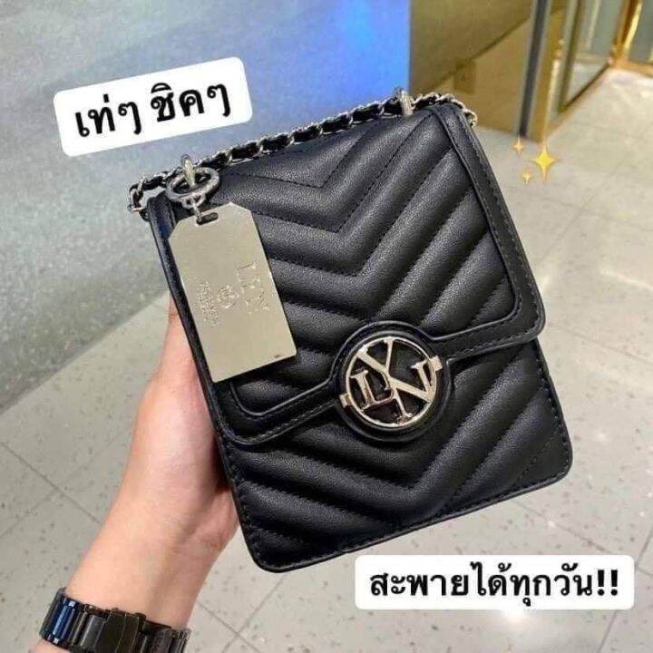 lyn-รุ่น-chrissy-crossbody-แท้-outlet-กระเป๋าทรงเหลี่ยมสุดฮิต-งานสวยมากๆ