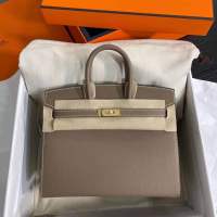 BIRKIN SELLIER 25CM  ???   FULL HANDMADE เป็นของปีใหม่ Birkin ผลิดรุ่นเย็บนอกมาด้วย หลายคนถามหากันเพียบเพราะที่ทองตลาดจะไม่คอยมีขายกันเนื่องจาก ตองโรงงานดีที่สุดเท่านั่น