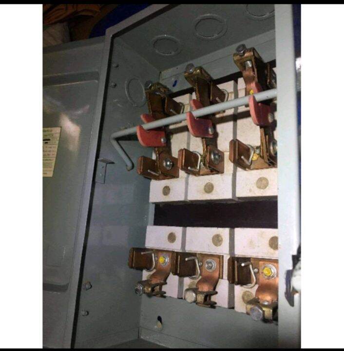 heavyduty alliedcor fuse box/safety switch 200amps, 3 pole &2pole , single throw &double throw