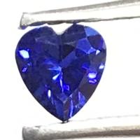 พลอยคอรันดัมบลูแซฟไฟร์สังเคราะห์รูปหัวใจ 4x4 มม. 4x4 mm heart shape synthetic blue sapphire corundum gemstone