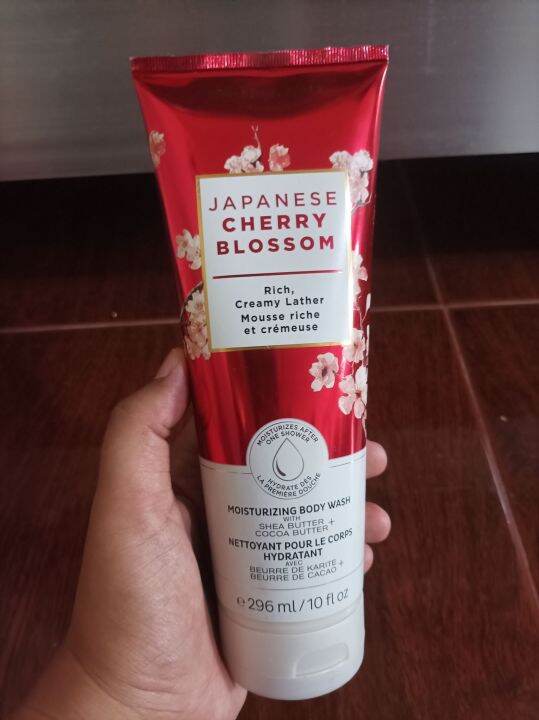 ORIGINAL JAPANESE CHERRY BLOSSOM BODY WASH (BATH & BODY WORKS) 300ml