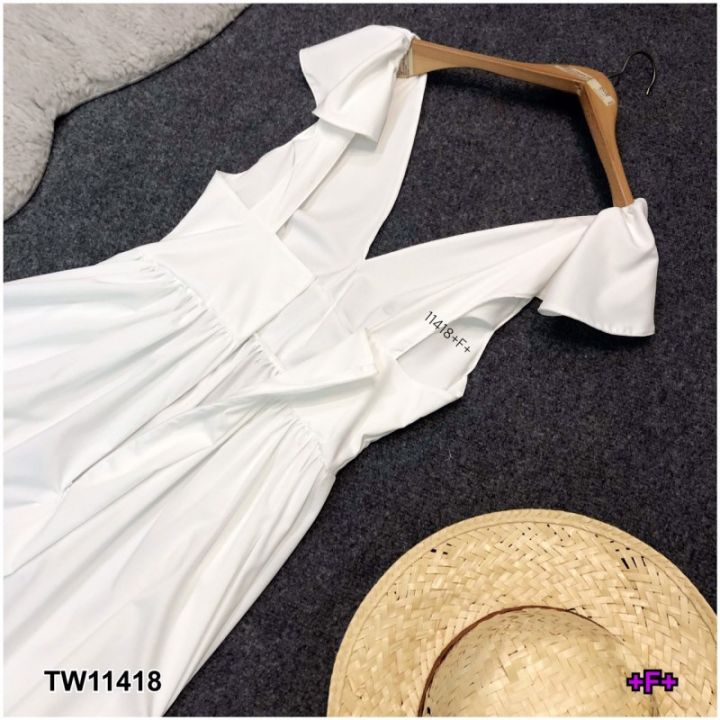 11418-maxi-dress-แม็กซี่เดรสยาวสีพื้นโทนขาวทั้งชุด-คอวีแหวกลึกหน้า-ไหล่-2-ข้างระบาย