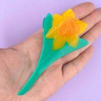 Daffodil Hair Claw