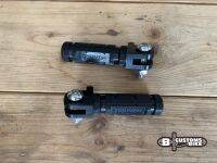 พักเท้าแต่งอลูมิเนียม CNC foot pegs สำหรับ TRIUMPH BONNEVILLE Mag Wheel/New Church/T100/Scrambler900 ถึงปี 15