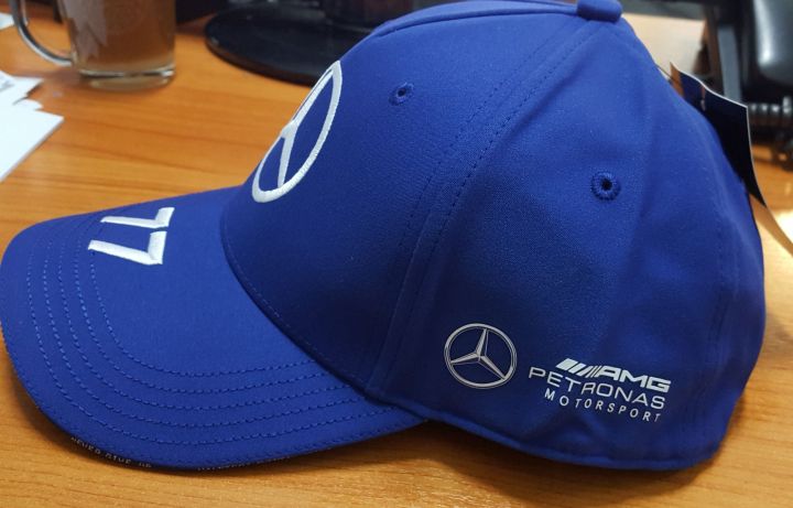 หมวกbottas-สีน้ำเงิน-benz-แท้ห้าง