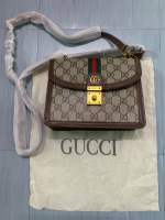 กระเป๋า GUCCI ใหม่กลิ่นใหม่ๆ  8X6นิ้วใหม่GUCCI ใหม่ ราคา1899พร้อมส่งจ้า มีสายสะพายปรับได้ และสายคล้องในตัวกระเป๋า  ??กระซิบกระซิบคะ  สินค้ามือ1️⃣? สินค้ามี1ชิ้นรูปภาพสินค้าที่ลงภาพคือสินค้า ที่ส่งคะลูกค้าข๊าาา ขอบคุณคะ