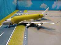 โมเดลเครื่องบิน  LH2166A 1:200 Boeing 747-400(LCF) “BareMetal Version" N747BC