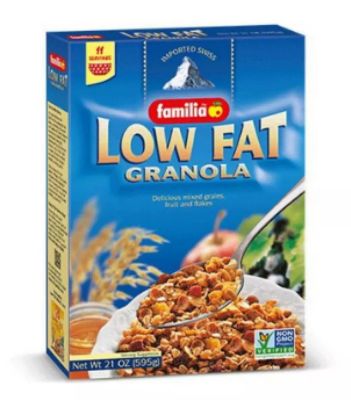 Familia Low Fat Granola แฟมมิเลีย กราโนล่า สูตรไขมันต่ำ ธัญพืชอบกรอบสูตรไขมันต่ำ ผสมเกล็ดข้าวโอ๊ต ลูกเกด แอปเปิ้ล