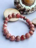 โรโดโครไซต์ ( Rhodochrosite ) แห่ง Argentina ?? หรือที่เรียกว่า ‘Rosa del Inca’  เพราะมีความชมพูอมแดงฉ่ำเหมือนดอกกุหลาบ เป็นหินแห่งความรักตัวแม่ ? ??สีโทนชมพู มีลายของเนื้อสีขาวติดดำตามธรรมชาติของหินชนิดนี้ เป็นหินอีกชนิดหนึ่งควรมีไว้ใน collection