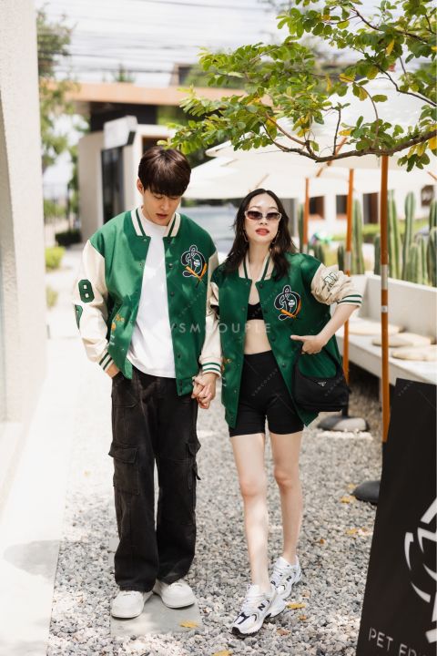 vsm-couple-w013-เสื้อคู่รัก-เสื้อกันหนาวคู่-เสื้อไปเที่ยว-เสื้อคลุมแขนยาว-เสื้อเบสบอล-ชุดถ่ายพรีเวดดิ้ง