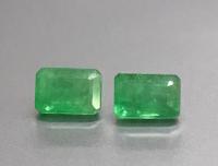 มรกตคู่ 2.00cts 6.9x4.8mm ทรงแปดเหลี่ยม พลอยธรรมชาติ 100% Emerald pair 2.00cts 6.9x4.8mm octagon shape 100% natural gemstone