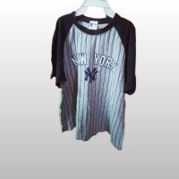 New York Yankees เสื้อยืดมือสองสภาพดี 150 S