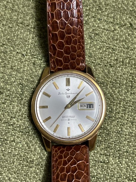 Đồng hồ cổ seiko Sportsmatic 21j size 36 bọc vàng còn đẹp có tí vết thời  gian ( ko bao nước ) 