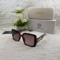 แว่นตายี่ห้อ Versace กันแดดมีอุปกรณ์พร้อมชุด