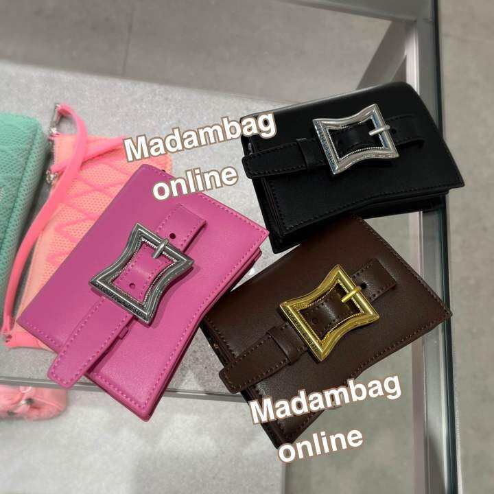 charles-keith-xanthe-geometric-belted-wallet-กระเป๋าสตางค์ขนาดกลาง-มีสายโซ่ยาวสะพายข้าง